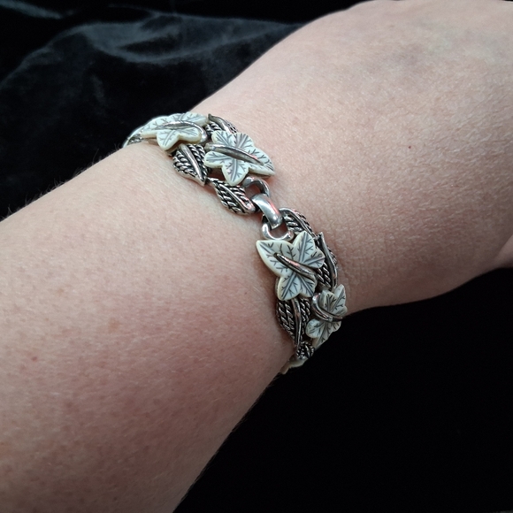 Vintage Boucher Bracelet Ivy Leaves In White Silver Tone Five Link - Picture 13 of 17